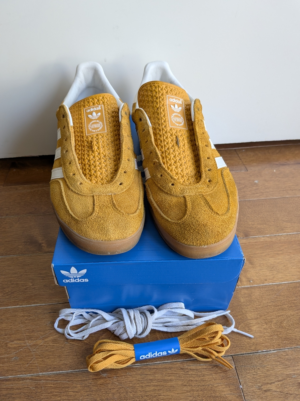 Adidas Gazelle Sneakers - White & Gold (Yellow) Suede Like New - Picture 5 of 5